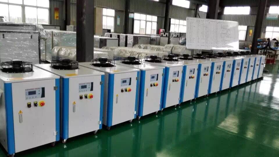 小型冷凍機(jī)組