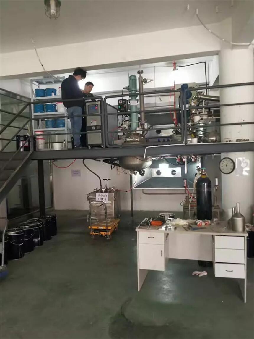 反應(yīng)釜反應(yīng)罐加熱冷卻油溫機(jī)-反應(yīng)釜冷熱一體機(jī)-升降溫恒溫控制機(jī)