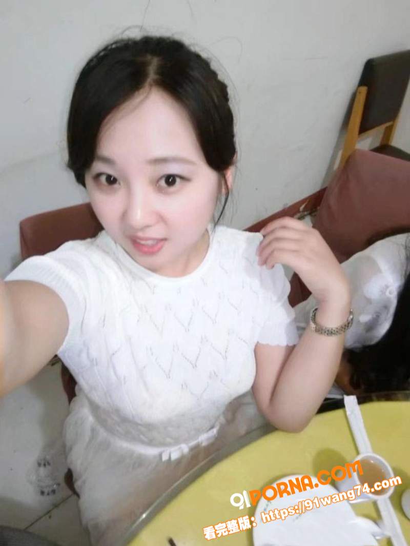 风韵犹存的母狗少妇 居家...（2）