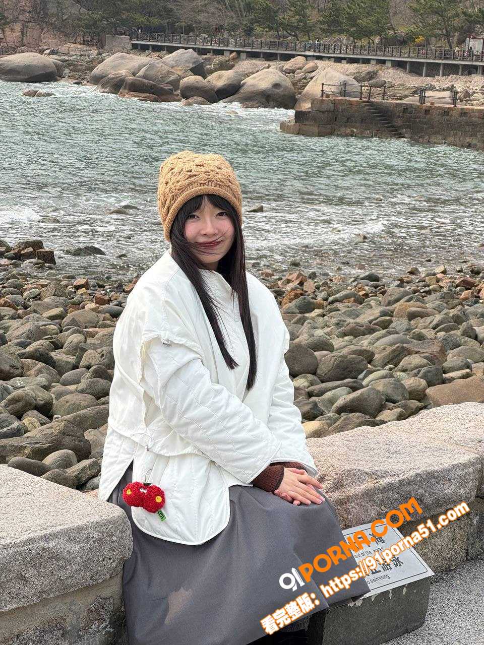 山东青岛巨乳嫩妹酒店激情...（1）