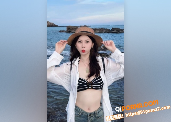 超反差眼镜美女和大哥私拍...（3）